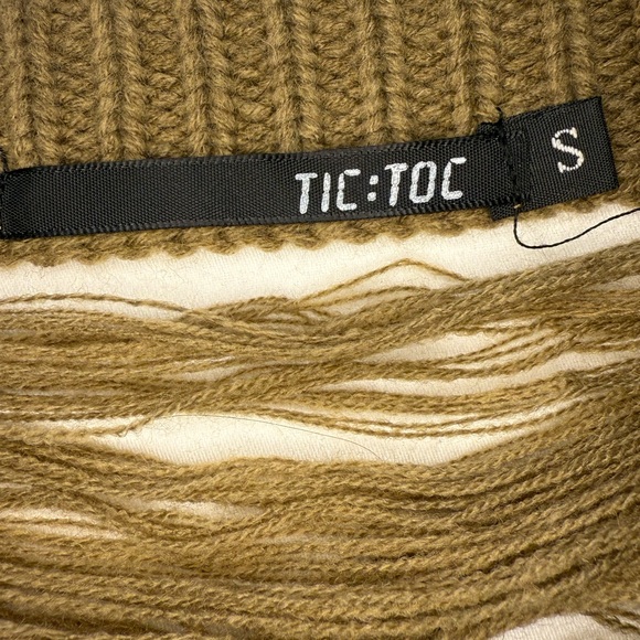 Distressed V-Neck Sweater - Picture 6 of 7
